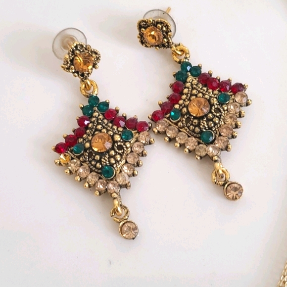 Necklace Set - Picture 2 of 10